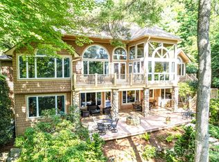 201 Didrikson Way, Hendersonville, NC 28739