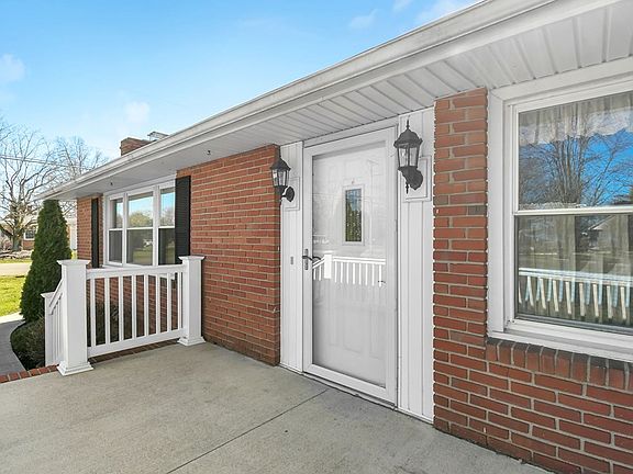 2nd image of 515 W Hanley Rd