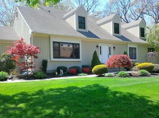 3 Baskenridge Dr, Middletown, NJ 07748