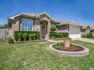 321 Crestview Dr, Arlington, TX 76018