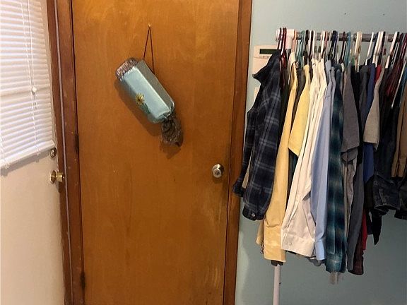 4th image of 462 Eastview Dr