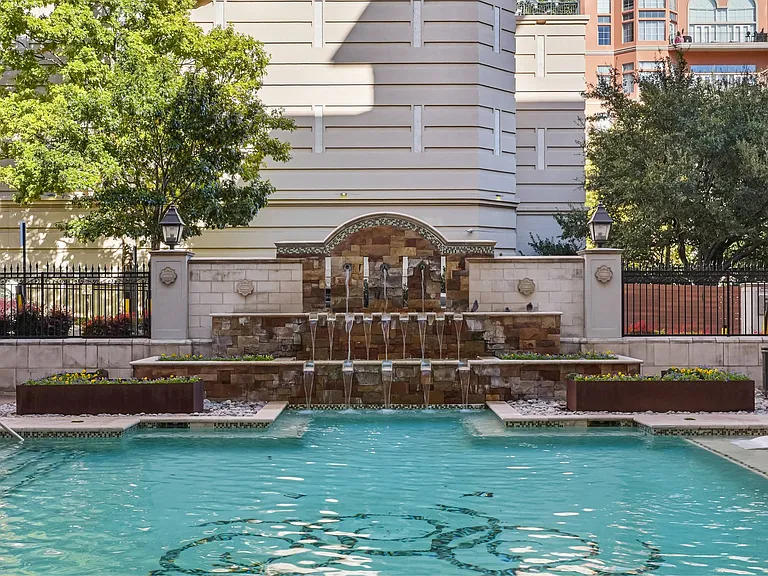 Cantabria at Turtle Creek — Photo 41