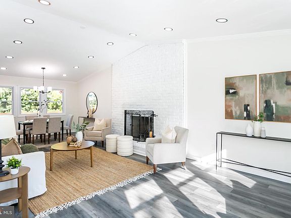 4th image of 10808 Royal Mews Rd