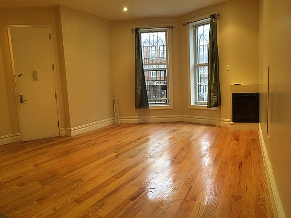 3rd image of 543 Chauncey St #3