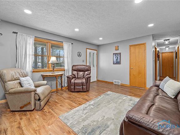 3rd image of 5550 N Township Road 179