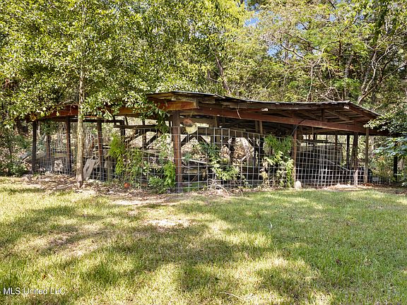 2nd image of 2408 Callie Rd