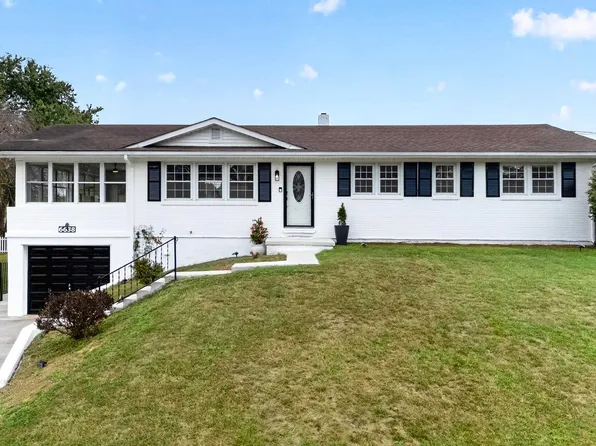 6638 Riverview Dr, Radford, VA 24141