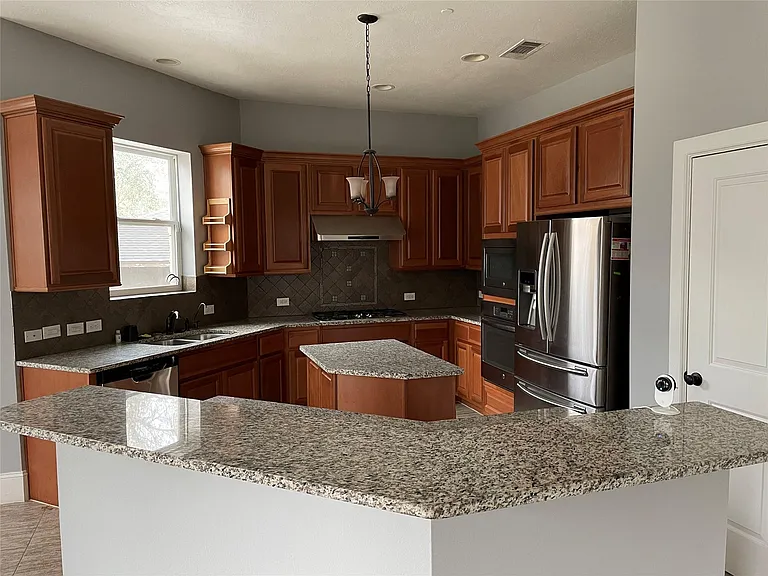 5105 Maple St — Photo 11