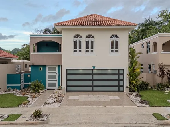 202 FERNANDO DE ARAGON, DORADO, PR 00646