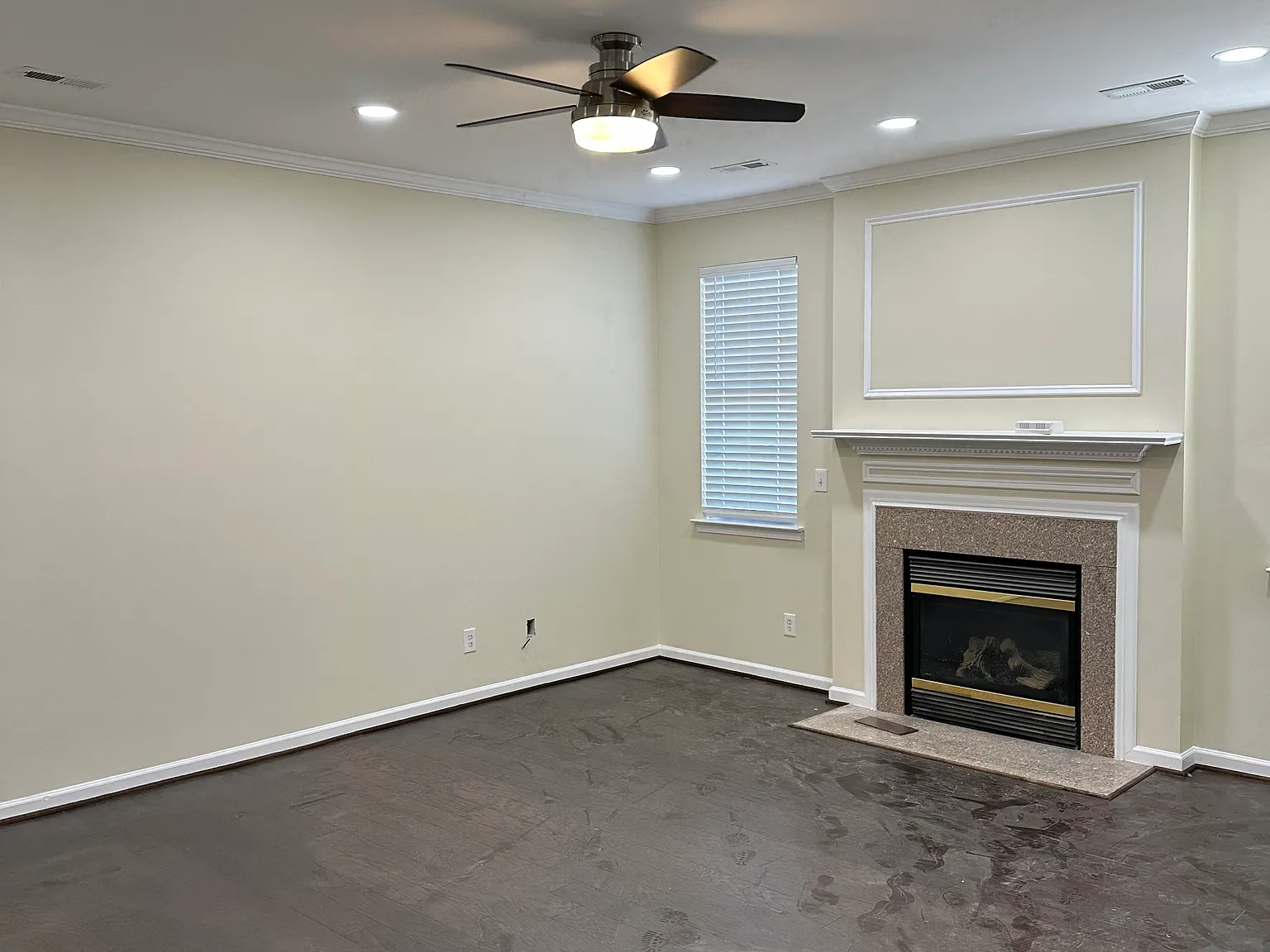 5 bed, 2853 sqft, $3,500 — Photo 2