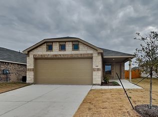 1105 Blazin Bronco Trl, Haslet, TX 76052