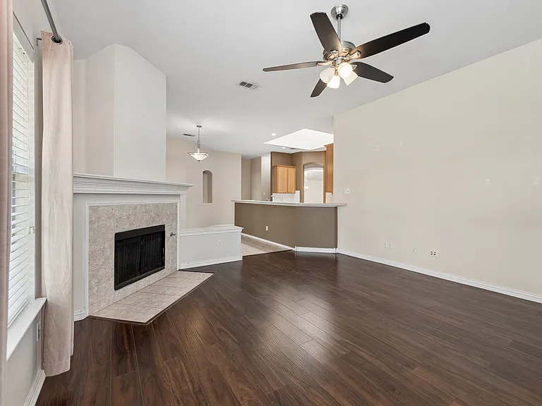 9733 Lovers Ln — Photo 6