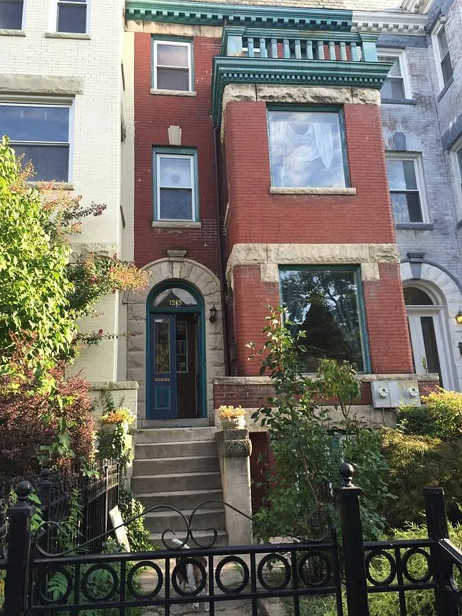1215 Girard St NW — Photo 1