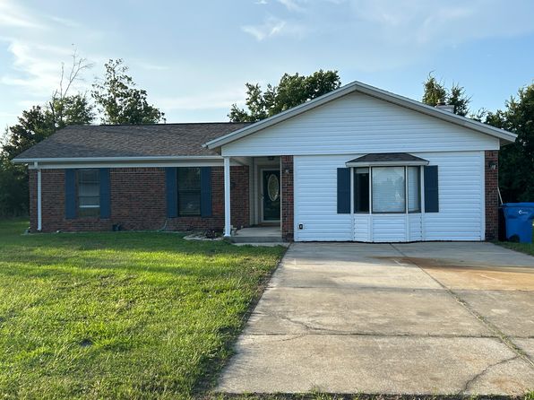 3749 Greentree Cir