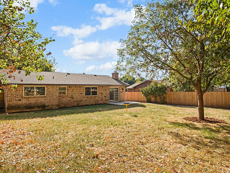 625 Hawthorne Pl — Photo 6