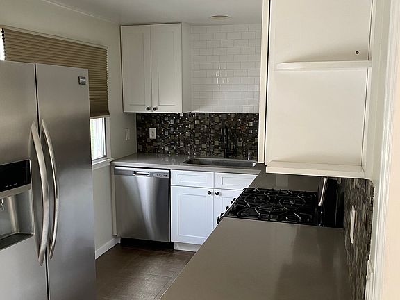 4th image of 249 Grand Ave APT B