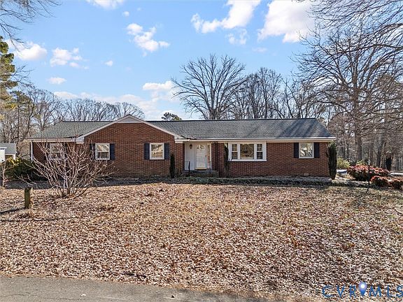 3rd image of 8411 Lyndale Dr