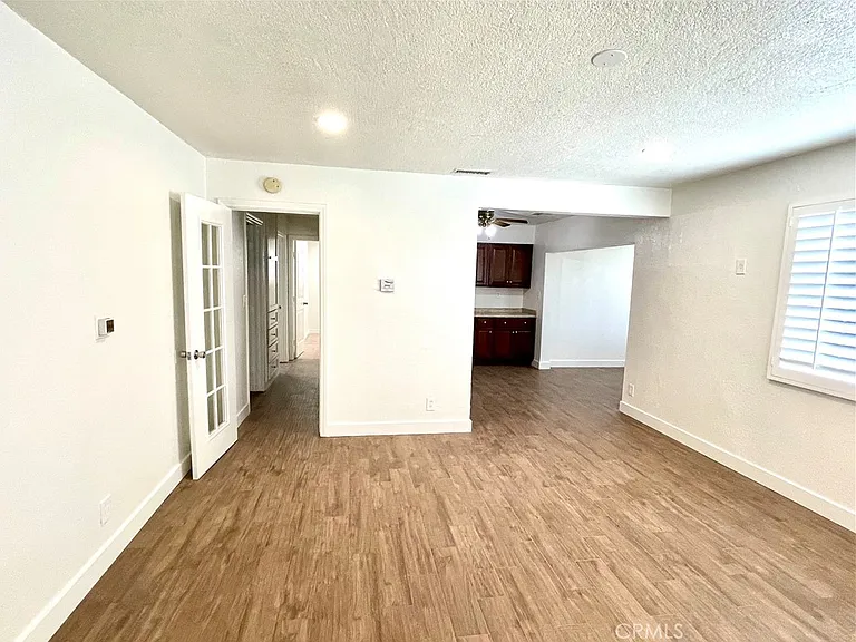 1877 Mathews St — Photo 3