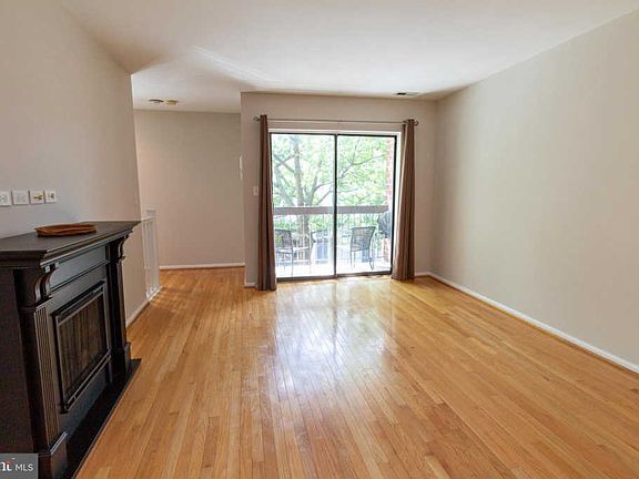 4th image of 1105 South St APT C