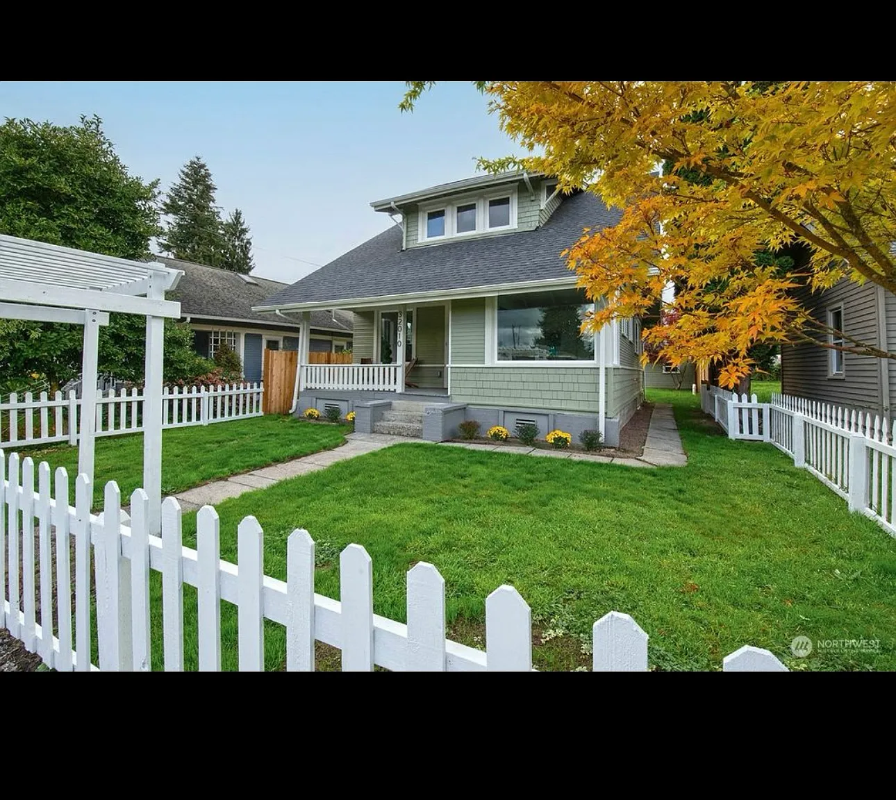 E Reitze St, Carnation — Photo 1
