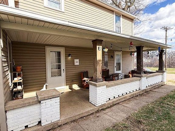 2nd image of 322 Laurel Oak St