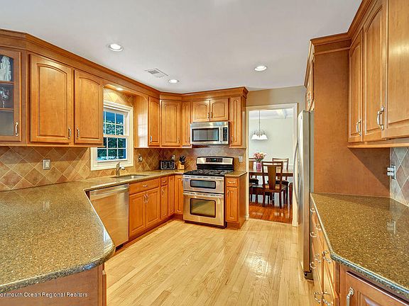 2nd image of 968 Continental Ave