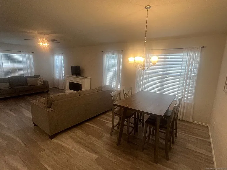 104 Green Jay Dr — Photo 4