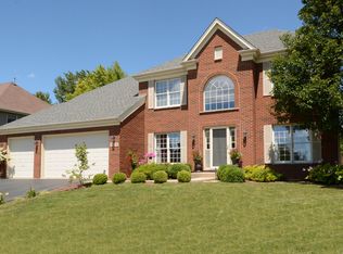 39W742 Benton Ln, Geneva, IL 60134