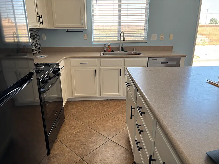 8623 Bridgeport Ave — Photo 3
