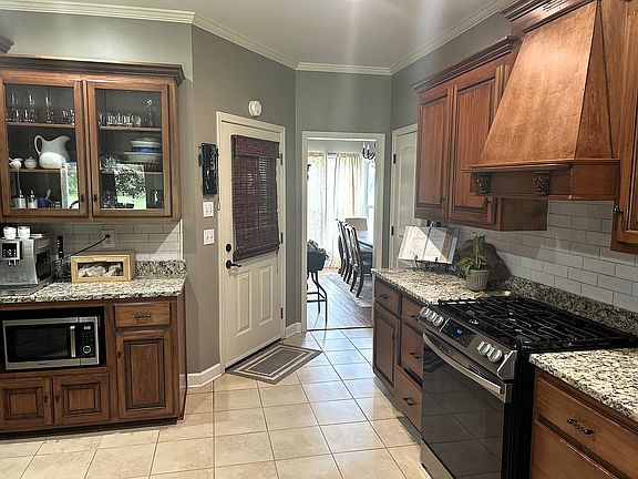 4th image of 128 County Road 311