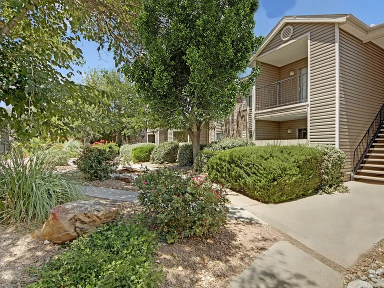 Northridge Court — Photo 17