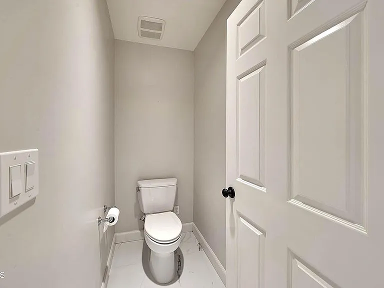 4330 Bel Aire Dr — Photo 24