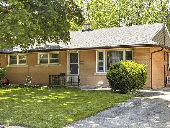 2nd image of 32 Close Ave