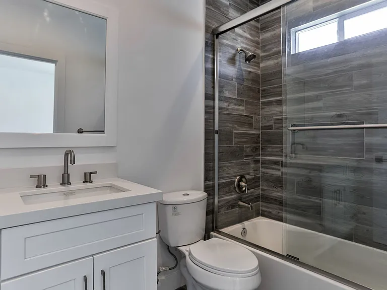 3946 S Budlong Ave #1/2 — Photo 13