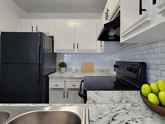 3rd image of 3165 South St APT 318