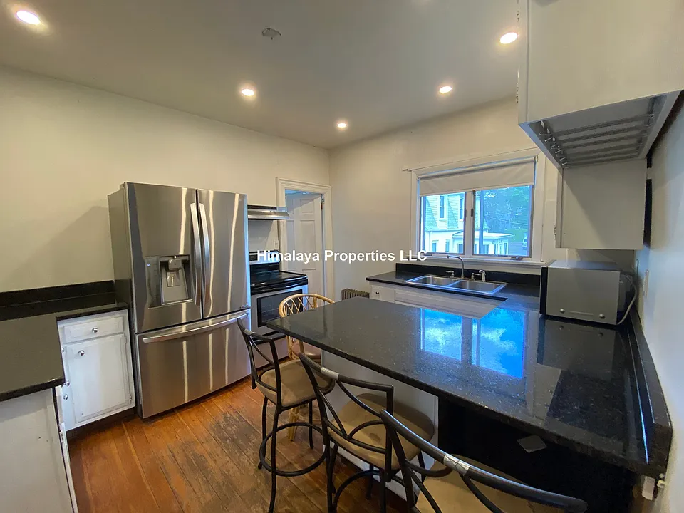76 Curtis St #2