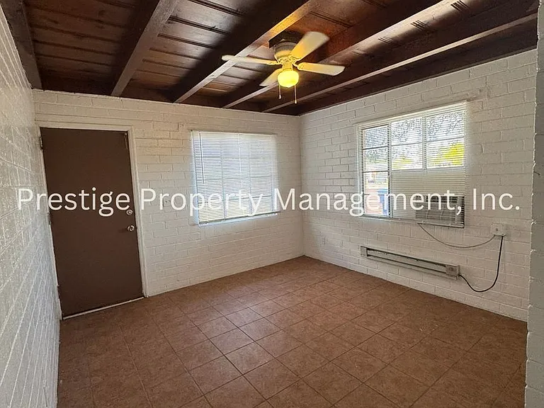 2201 E Grant Rd #19 — Photo 5