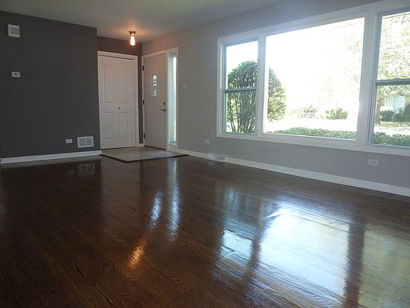 3rd image of 715 E 158th St