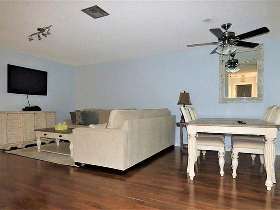 4th image of 718 NW 30th Ave APT C