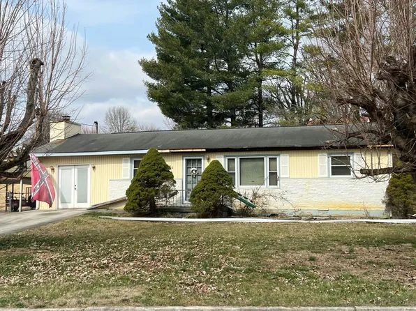 126 Woodland Cir, Bristol, VA 24201