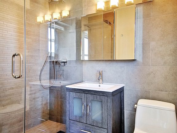 2nd image of 155 W 68th St APT 31D