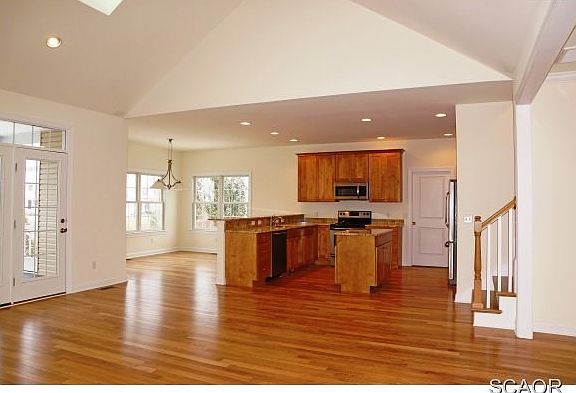 5th image of 222 Marina Dr