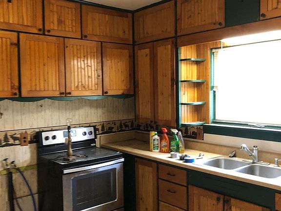 3rd image of 39 East St