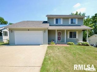 4416 NW Scenic Dr, Peoria, IL 61615