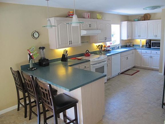 2nd image of 3228 Strevel Way