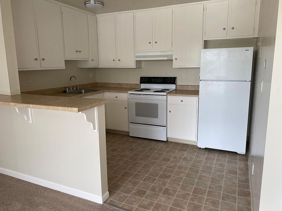 1st image of 4680 Hamilton Ave #305