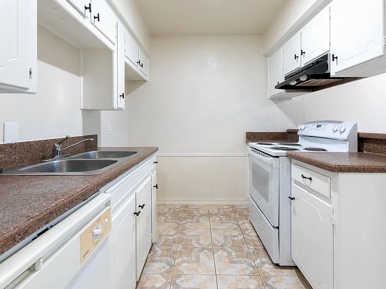 756 E Pecan St #756 — Photo 19