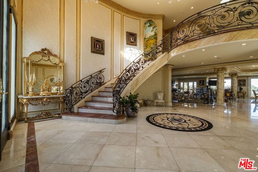 Apartment in Redondo Beach, El Nido, Los Angeles - More