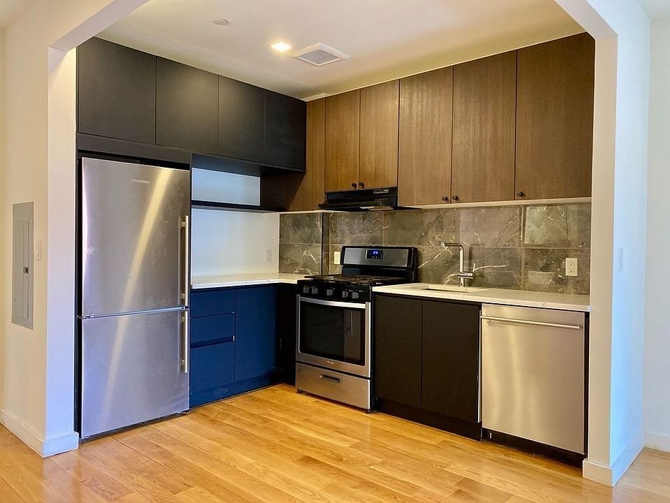 1st image of 25 E 19th St #E3