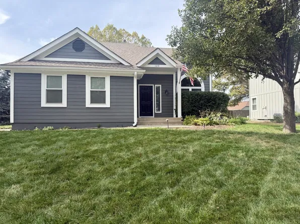 123 S Janell Dr, Olathe, KS 66061